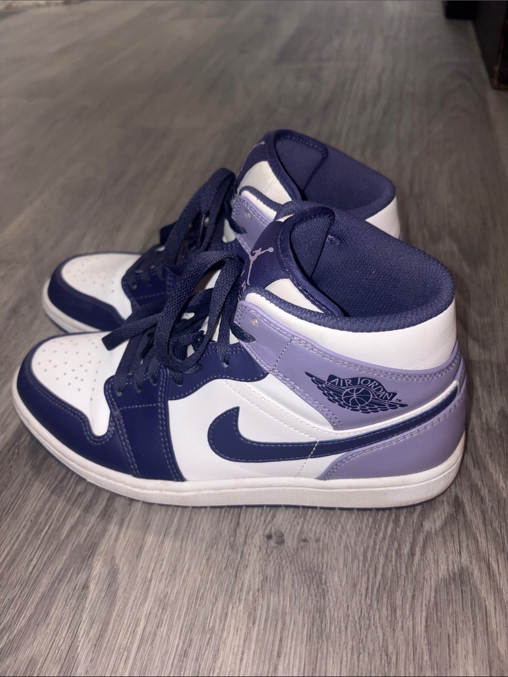 Unisex Nike White and Navy Mid-Top Basketball Sneakers - Picture 3 of 4